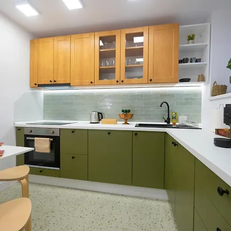 Abm - Old Town - Private Parking